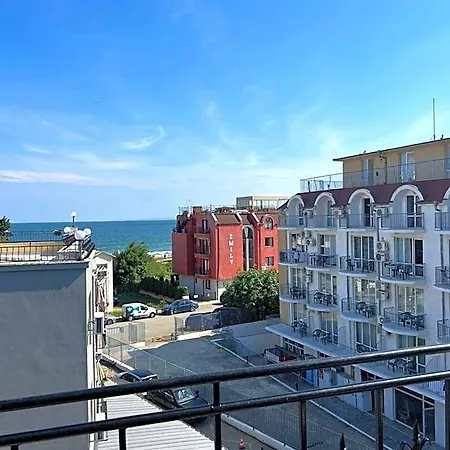 Hotel Adeti 2*