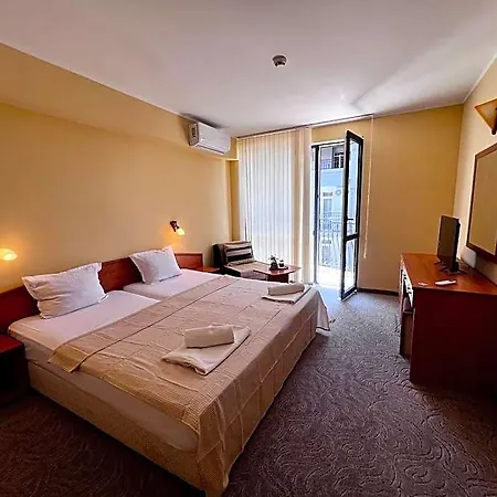 Adeti Hotel 2*