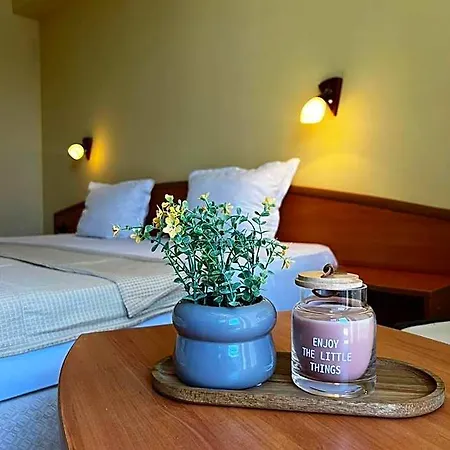 Adeti Hotel 2*