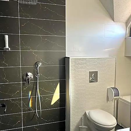 Hotel Adeti